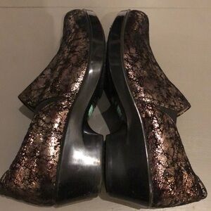 Naturalizer Freeda clog mule. Black metallic slip on leather shoes. EUC!